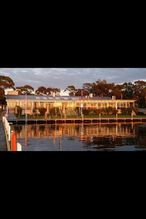 Metung Hotel - Accommodation QLD 3