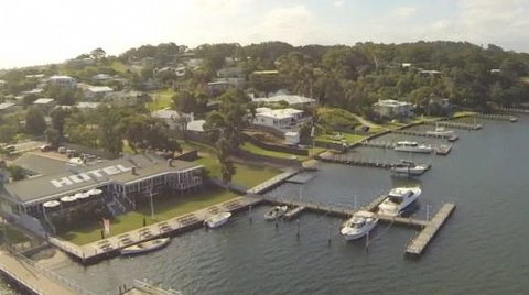 Metung Hotel - Accommodation QLD 6