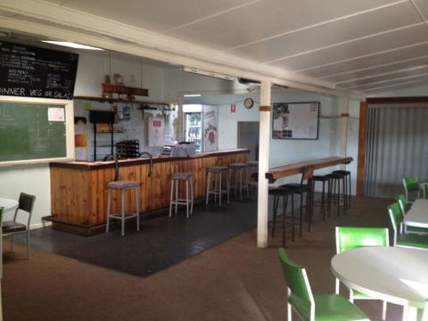 Star Hotel Motel - Accommodation QLD 2