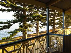 Robe Hotel - Accommodation QLD 0