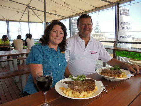Zebra Crossing Bar & Bistro - Accommodation QLD 1