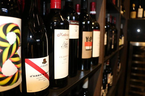 V -wall Tavern Blue Water Brasserie - Accommodation QLD 2