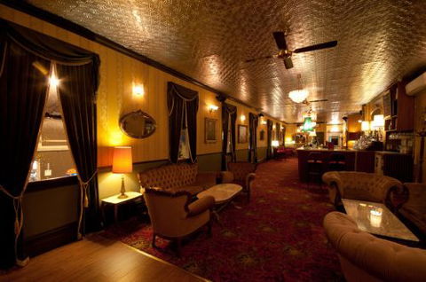 Back Bar Cocktail Lounge & Function Venue - Accommodation QLD 2