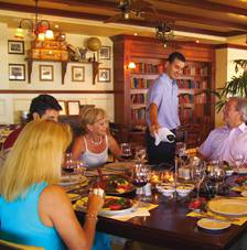 Royal Spoon - Accommodation QLD 1