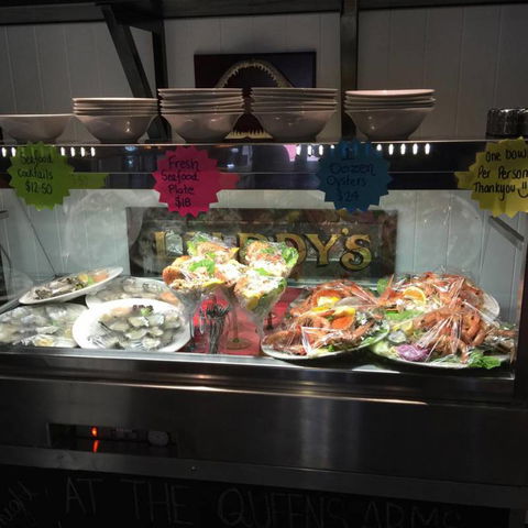 Queens Arms Hotel - Accommodation QLD 1