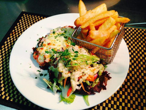 Raffles Hotel - Accommodation QLD 0