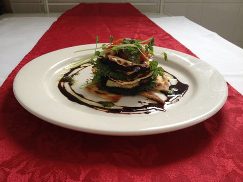 Raffles Hotel - Accommodation QLD 4