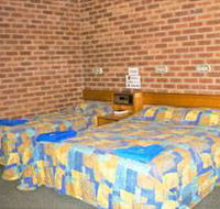 Bohle Barn Hotel Motel - Accommodation QLD
