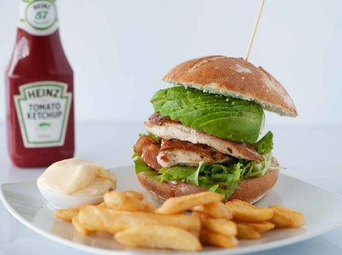 Moo Gourmet Burgers - Accommodation QLD 2