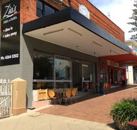 Zias Caff - Accommodation QLD