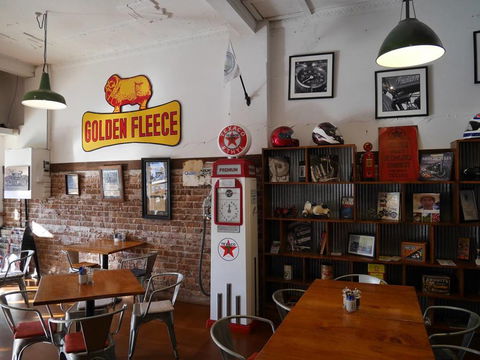 Roadies Cafe - Accommodation QLD 4