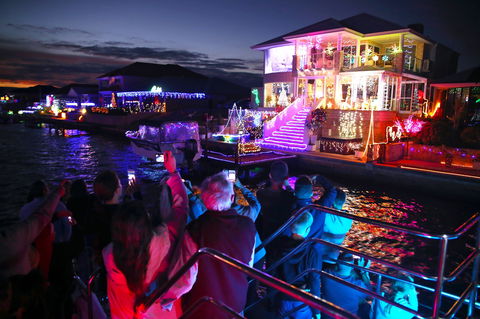 Christmas Lights Cruise - Accommodation QLD 0