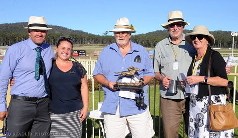 Tathra Beach Bowlo Tathra Cup Family Race Day - Accommodation QLD 2