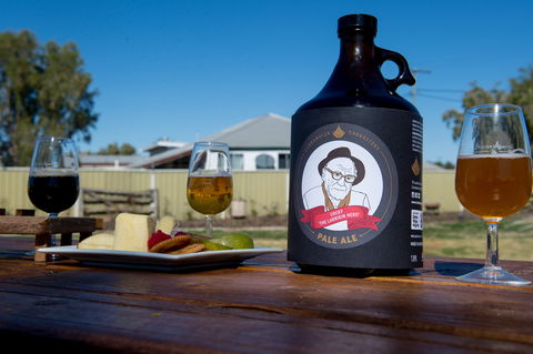 Beer And Wine O'Clock At Club Boutique Hotel Cunnamulla - Accommodation QLD 2