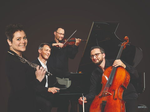 Eggner Trio And Diana Doherty - Accommodation QLD 0