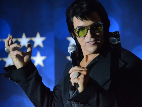 Elvis Forever - Damian Mullin 'Up Close And Personal' - Accommodation QLD 1