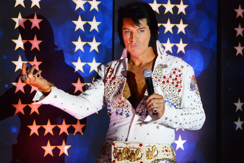 Elvis Forever - Damian Mullin 'Up Close And Personal' - Accommodation QLD 2