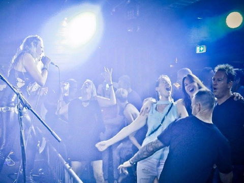 Karaoke At The Avenue - Accommodation QLD 0