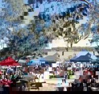 Markets by the Lake - Accommodation QLD