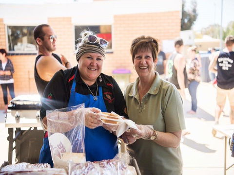 Mathoura Speed Shear And Annual Cancer Fundraiser - Accommodation QLD 1
