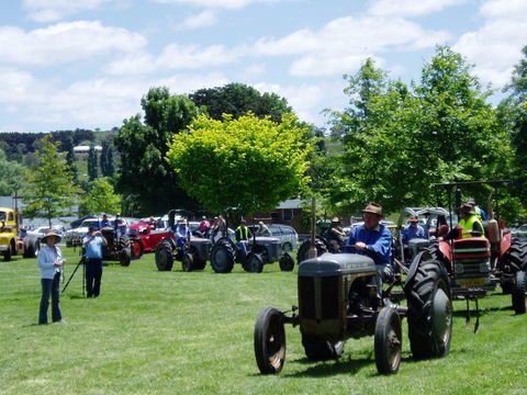 Southern Tablelands Vintage Farm Field Days - Accommodation QLD 0