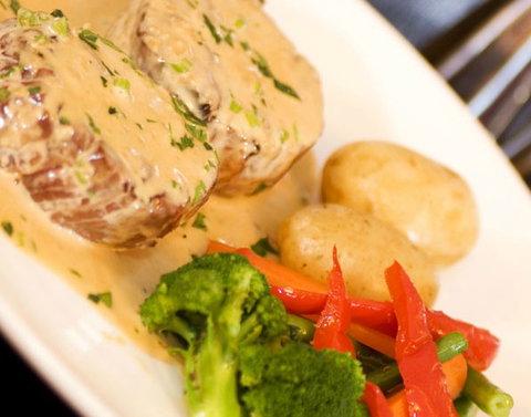 Pinocchios Restaurant - Accommodation QLD 1