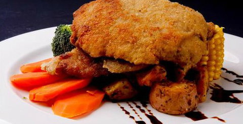 Sittano's Bar & Restaurant - Accommodation QLD 2