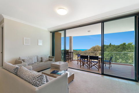 Santorini Twin Waters - Accommodation QLD 6