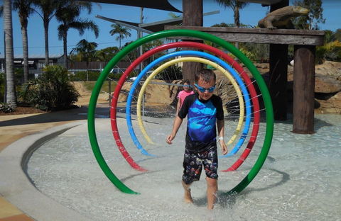 Blue Dolphin Holiday Resort - Accommodation QLD 2