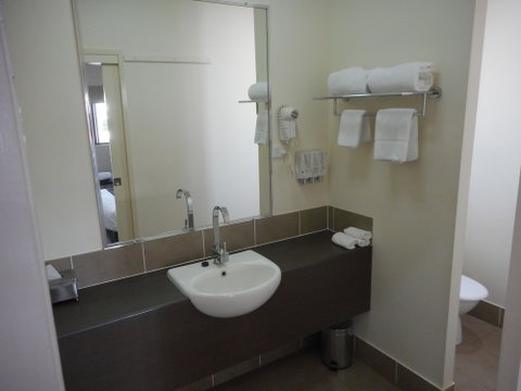Injune Motor Inn - Accommodation QLD 4