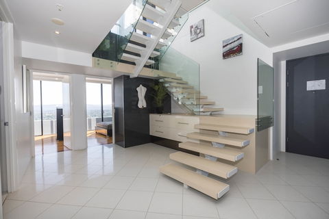 Aria Apartments - Accommodation QLD 6