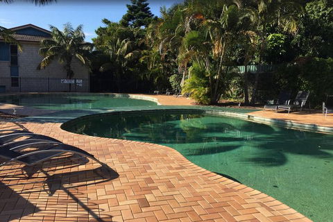 Aqualuna Beach Resort - Accommodation QLD 3