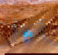 Desert Cave Hotel - Accommodation QLD