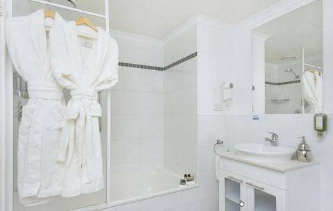 Pacific Suites Canberra - Accommodation QLD 6