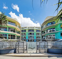 Rolling Surf Resort - Accommodation QLD