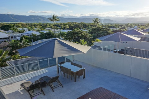 Coconut Grove - Accommodation QLD 2
