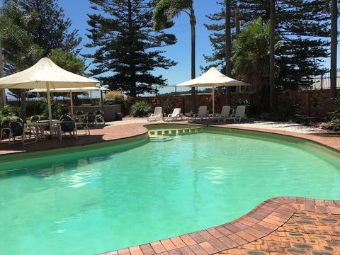 El Lago Waters Motel - Accommodation QLD 2