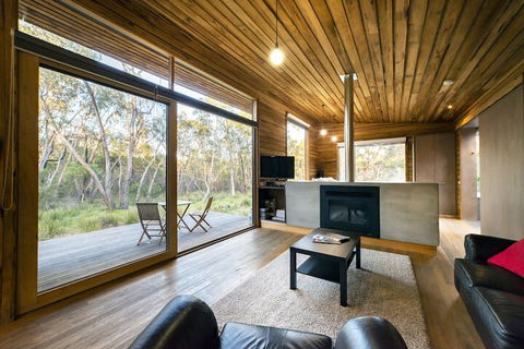 DULC Cabins - Accommodation QLD 2