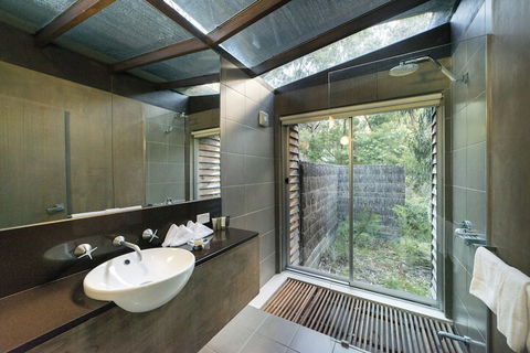 DULC Cabins - Accommodation QLD 6