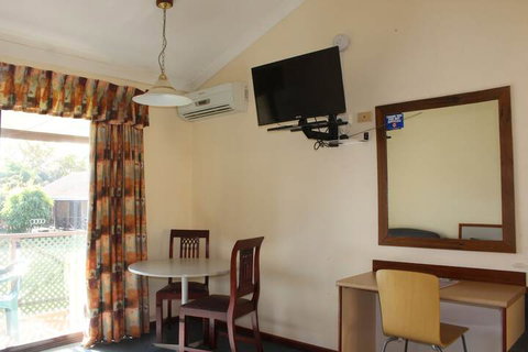 Karri Forest Motel - Accommodation QLD 5