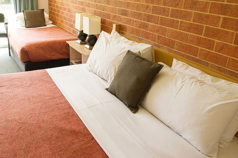 Rose Garden Motel - Accommodation QLD 6