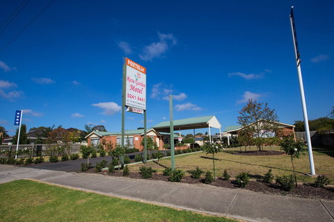 Rose Garden Motel - Accommodation QLD 1