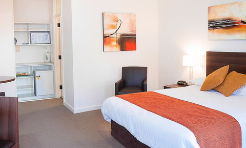 The Standpipe Golf Motor Inn - Accommodation QLD 6