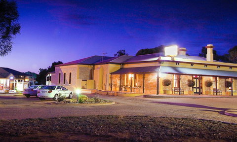 The Standpipe Golf Motor Inn - Accommodation QLD 1