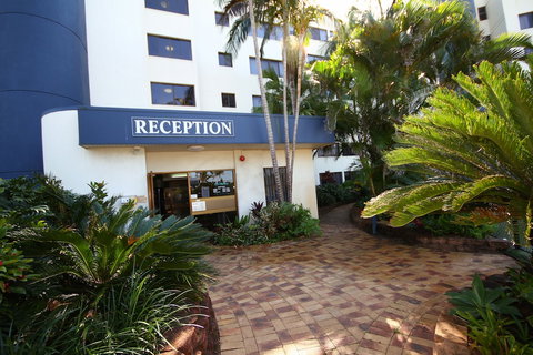 San Simeon Apartments - Accommodation QLD 0