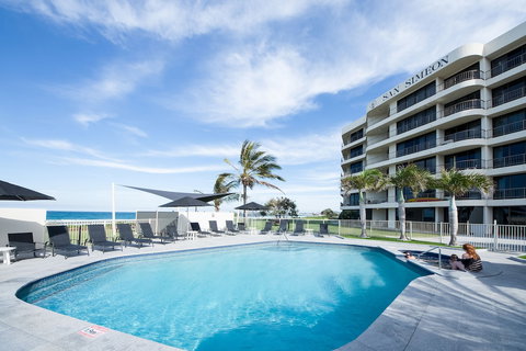 San Simeon Apartments - Accommodation QLD 5