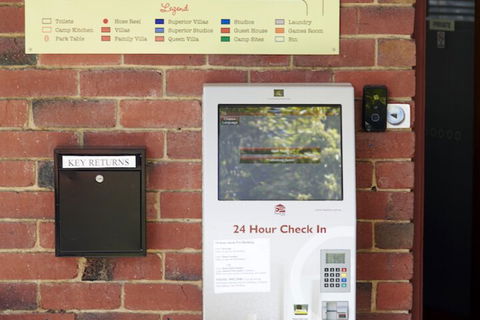 Amaroo Holiday Park - Accommodation QLD 2