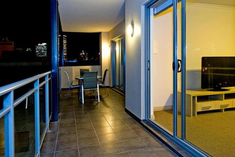 Verandah Apartments - Accommodation QLD 6