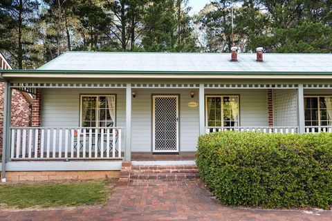 Federation Gardens & Possums Hideaway - Accommodation QLD 5