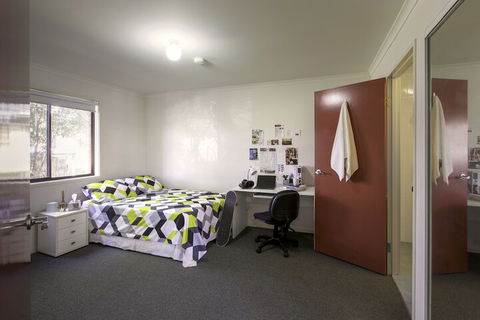 Macquarie University Village - Accommodation QLD 3